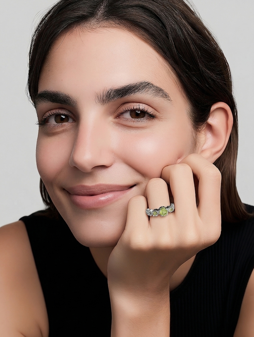 Apple Green Peridot 3 gemstone ring sterling silver size 7 🆕 - Picture 2 of 8